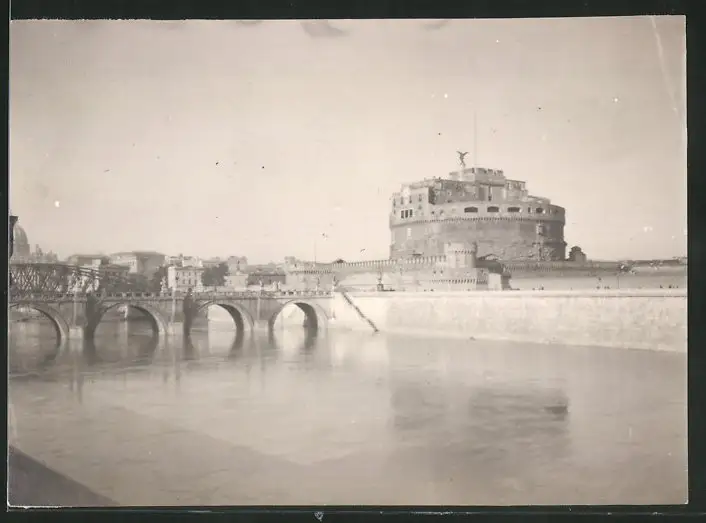 38 Fotografien unbekannter Fotograf, Ansicht Rom / Italien, Bärenführer, Ziegeuner, Trachten, Land & Leute, Stillleben u 8