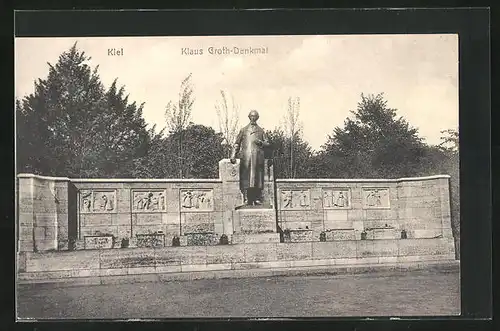 AK Kiel, Klaus Groth Denkmal