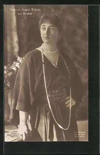 AK Prinzessin August Wilhelm von Preussen mit Perlenkette