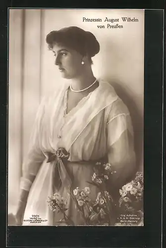 AK Prinzessin August Wilhelm von Preussen mit Perlenkette