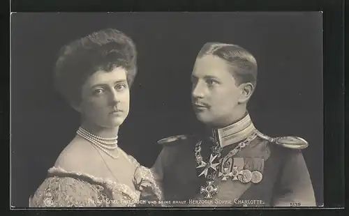 AK Prinz August Wilhelm von Preussen mit seiner Braut Herzogin Sophie Charlotte