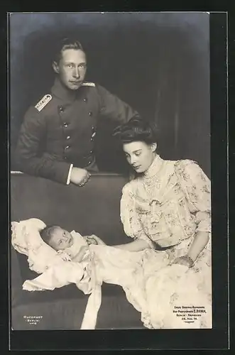 AK Kronprinzessin Cecilie mit Kronprinz Wilhelm von Preussen und Kind