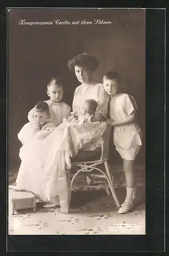 AK Kronprinzessin Cecilie mit ihren Söhnen