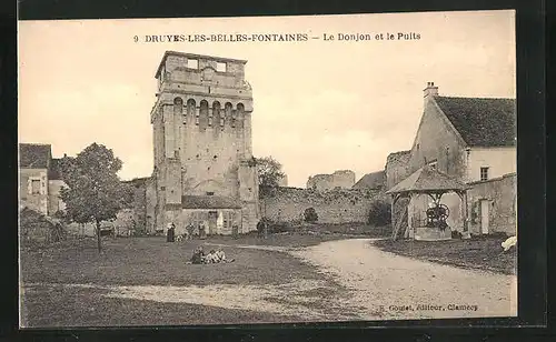 AK Druyes-les-Belles-Fontaines, Le Donjon et le Puits
