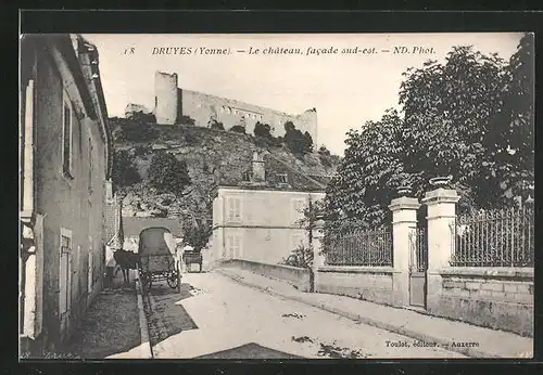 AK Druyes, Le château, Facade sud-est