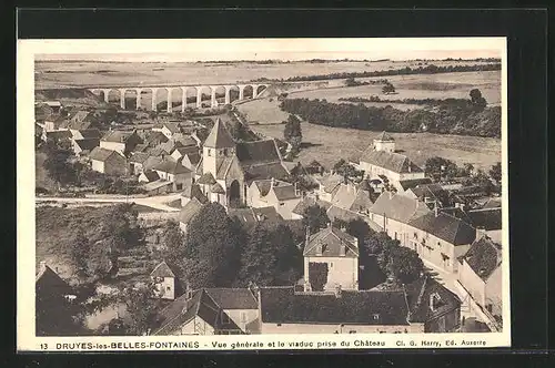 AK Druyes-les-Belles-Fontaines, Vue générale et le viaduc prise du Château