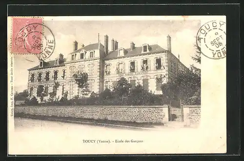 AK Toucy, Ecole des Garcons