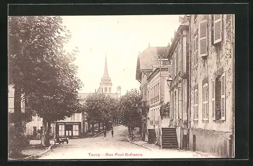 AK Toucy, Rue Paul-Defrance, Strassenpartie