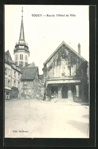 AK Toucy, Rue de l`Hôtel de Ville, Strassenpartie