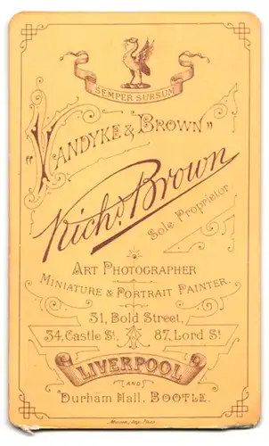 Fotografie Rich. Brown, Liverpool, 31, Bold Street, Portrait bürgerliche Dame mit Hochsteckfrisur