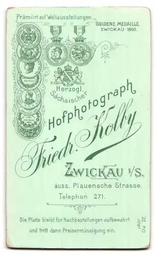 Fotografie Friedrich Kolby, Zwickau, Plauensche Strasse, Süsses Mädchen mit Zöpfen und Schleifen im Haar