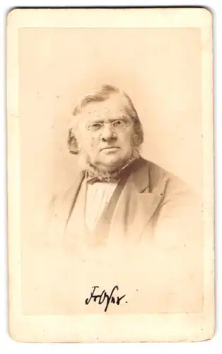 Fotografie J. Höflinger, Basel, Blumenrain 32, Portrait stattlicher Herr mit Zwicker und Bart im Jackett