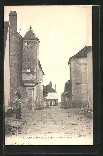 AK Coulange-la-Vineuse, Porte du Milieu