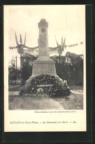 AK Savigny-en-Terre-Plaine, Le Monument aux Morts