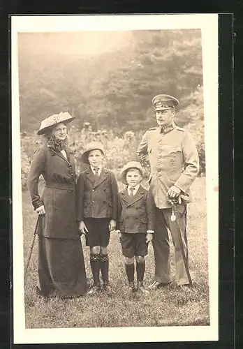 AK Familie des Herzogpaares von Hessen-Darmstadt
