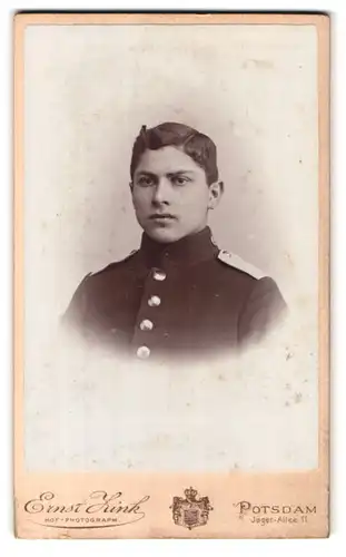Fotografie Ernst Zink, Potsdam, Jäger-Allee 11, Portrait jugendlicher preuss. Soldat