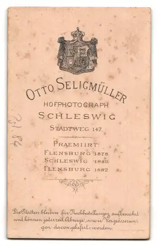 Fotografie Otto Seligmüller, Schleswig, Stadtweg 147, Portrait junger Soldat, Schulterstück Regt. 84