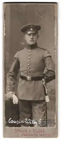 Fotografie Spalke & Kluge, Augsburg, Kaiserinstr. 17, Portrait Soldat Willy Spengle, Musiker der Armee, Schwalbennester