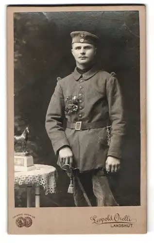 Fotografie Leopold Orelli, Landshut, Maximilianstr. 1, Portrait bayrischer Soldat in Feldgrau