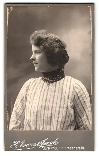 Fotografie Hoffmann & Jursch, Leipzig, Dorotheen-Str. 10 pt., Portrait junge Dame in modischer Kleidung