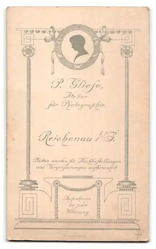Fotografie J. Gliese, Reichenau i. S., Fräulein im schwarzen taillierten Kleid und Haarschleife