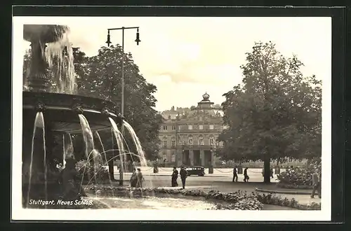 AK Stuttgart, Neues Schloss mit Brunnen