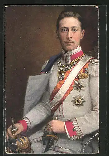 AK Kronprinz Wilhelm von Preussen in Uniform mit Pickelhaube auf dem Schoss