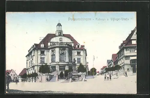 AK Donaueschingen, Rathaus und Villinger-Strasse