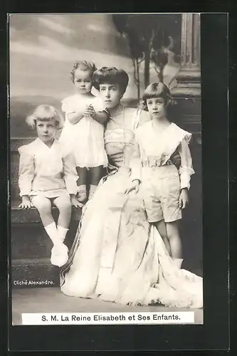 AK Königin Elisabeth von Belgien mit ihren Kindern