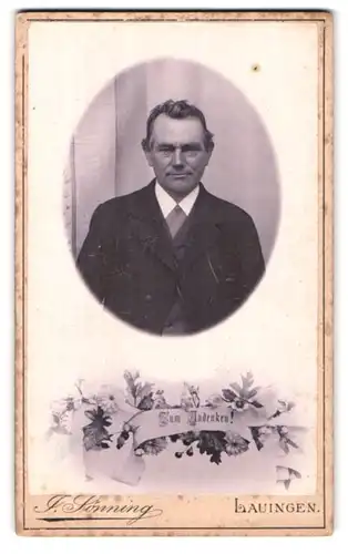 Fotografie J. Sönning, Lauingen, Gartenstr. 8, Portrait älterer Mann im Anzug