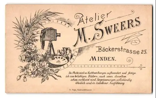 Fotografie M. Sweers, Minden, Bäckerstr. 25, Stillleben mit Plattenkamera und Malerpalette