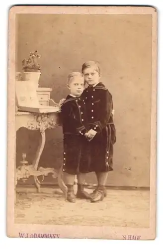 Fotografie W. J. Grammann, Hage, Willemstraat 12, Portrait Alwyn und Harry von Bohlen und Halbach als Kinder