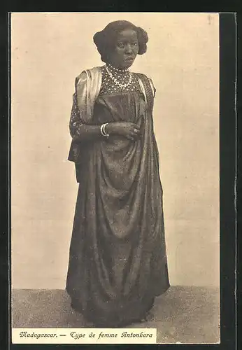 AK Madagascar, Type de femme Antonkara, Afrikanerin vom Stamm der Antonkara