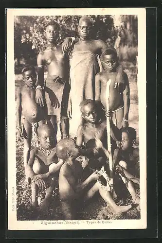 AK Ziguinchor, Types de Diolas, nackte Afrikanerin
