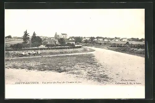 AK Neuvy-Sautour, Vue prise du Pont du Chemin de fer