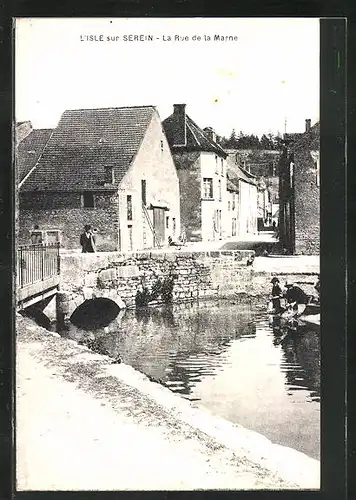 AK L`Isle-sur-Serein, La Rue de la Marne, Strassenpartie
