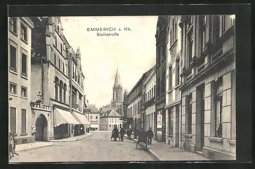 AK Emmerich a. Rh., Steinstrasse mit Kirchblick