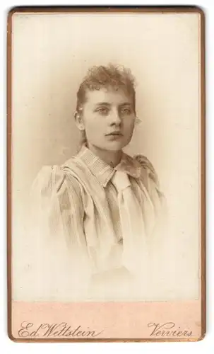 Fotografie Ed. Wettstein, Verviers, 36, Rue de la Tranchée, Portrait modisch gekleidete Dame mit Krawatte