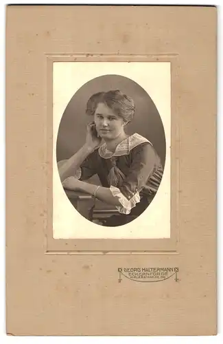 Fotografie Georg Haltermann, Eckernförde, Kielerstrasse 36, Portrait junge Dame in hübscher Bluse