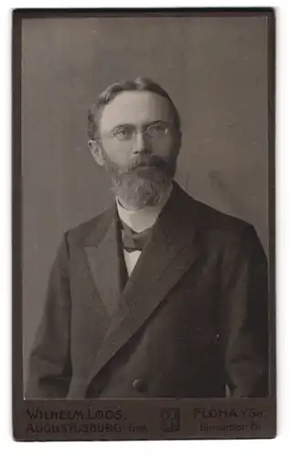 Fotografie Wilhelm Loos, Flöha i. Sa., Bismarckstr. 26, Portrait stattlicher Herr mit Brille und Vollbart