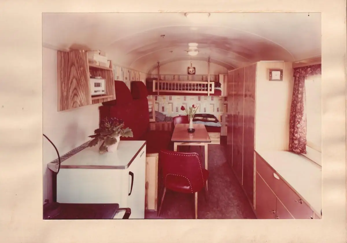 Fotoalbum 7 Fotografien PGH  Fünf Türme , Ansicht Halle / Saale, DDR, Wohnanhänger, Röntgenwagen, Baustellenanhänger 2