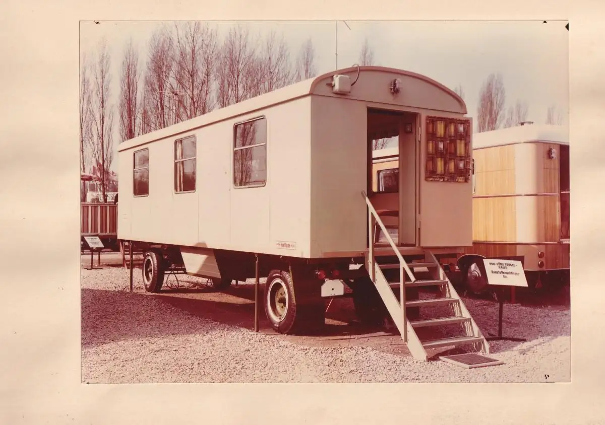 Fotoalbum 7 Fotografien PGH  Fünf Türme , Ansicht Halle / Saale, DDR, Wohnanhänger, Röntgenwagen, Baustellenanhänger 4