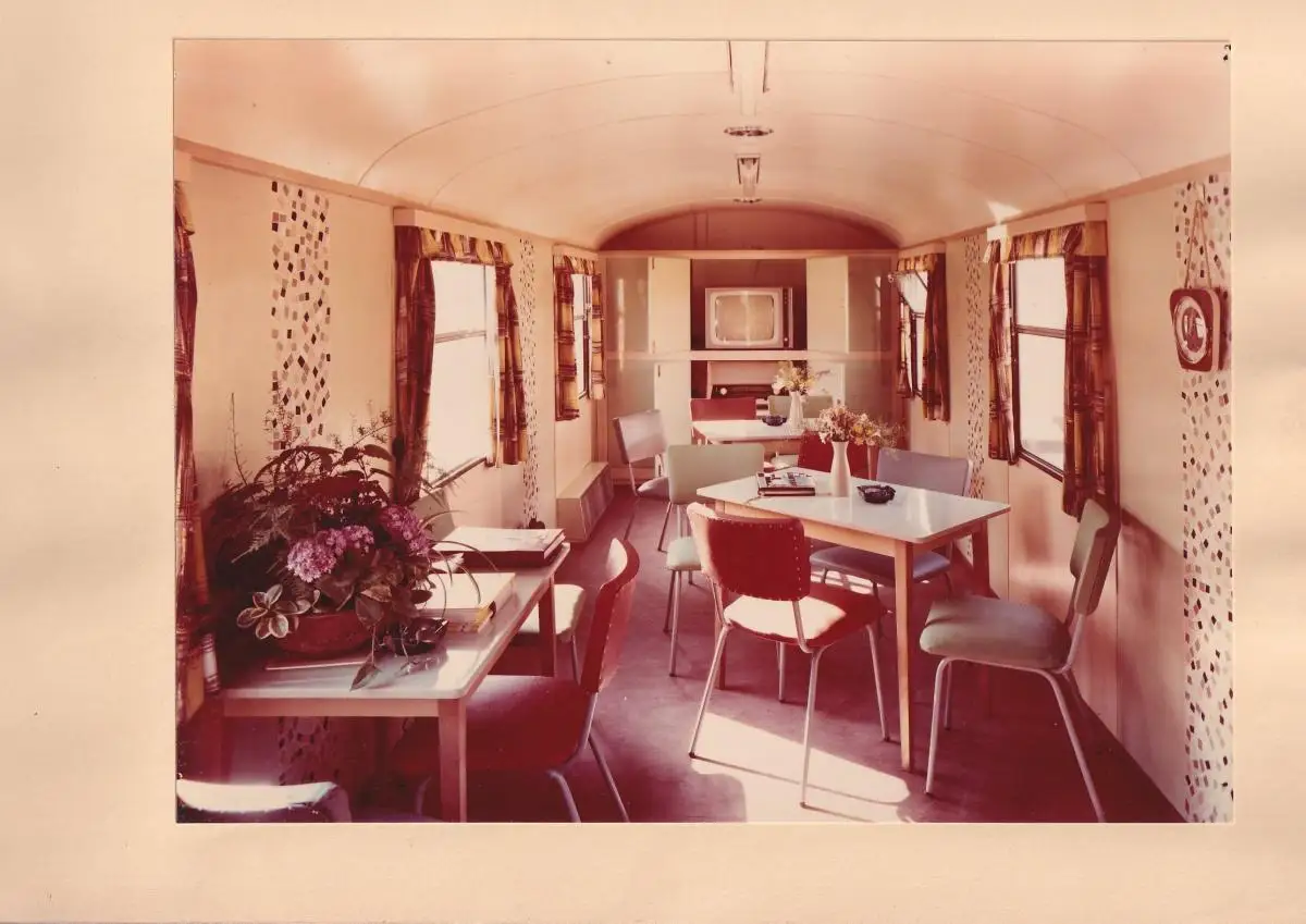 Fotoalbum 7 Fotografien PGH  Fünf Türme , Ansicht Halle / Saale, DDR, Wohnanhänger, Röntgenwagen, Baustellenanhänger 5
