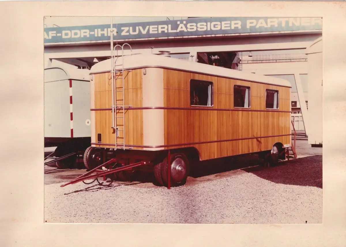 Fotoalbum 7 Fotografien PGH  Fünf Türme , Ansicht Halle / Saale, DDR, Wohnanhänger, Röntgenwagen, Baustellenanhänger 6