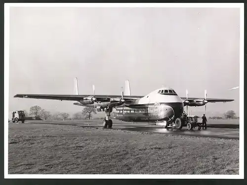Fotografie Flugzeug Armstrong Whitworth Argosy, Viermotoriger Hochdecker, Passagierflugzeug