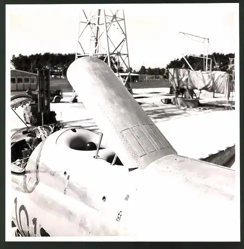 Fotografie Flugzeug EWR VJ 101, Senkrechtstarter ventilationsklappe für Schubumkehr im Schwebeflug