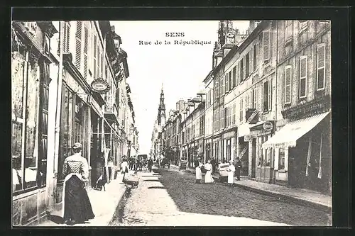 AK Sens, Rue de la République, Strassenpartie