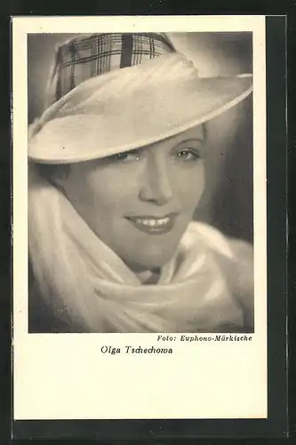 AK Schauspielerin Olga Tschechowa mit einem Hut