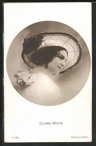 AK Schauspieler Clara Wieth mit einem Hut