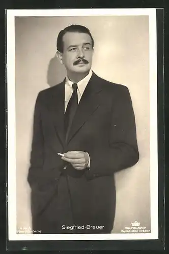 AK Schauspieler Siegfried Breuer mit Zigarette